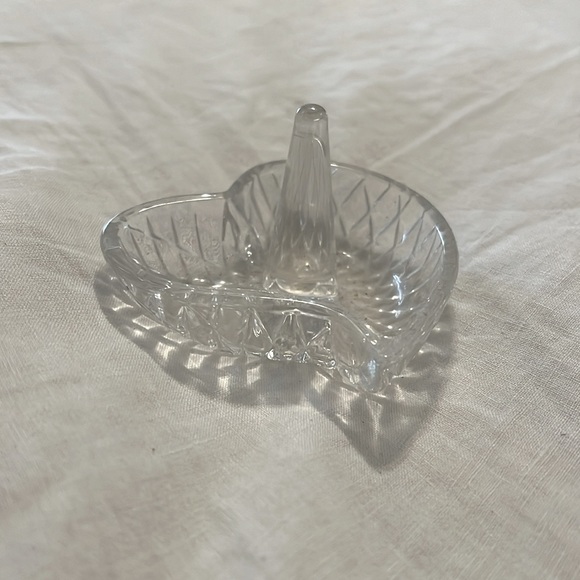 Heart Glass Ring Holder - Picture 2 of 2